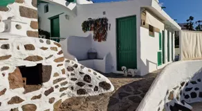Histórica Casa con vistas al Jardín de Cactus y montañas - Image 4