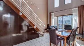 Upmarket Ultra Modern Sandton Apartment - Image 4