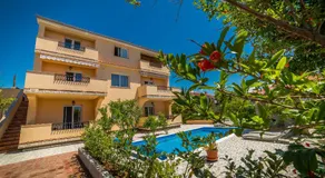 JURIĆ Apartments-Rab - Image 3