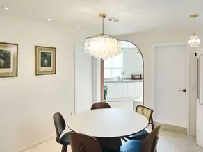 Bilingual Host (CN/KR) | Prime Seoul Location | Stylish Interior | Entire Floor to Yourself - Image 5