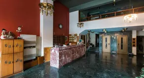 Grand Hotel - Image 2