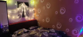Couple Friendly Good Vibes Apartment near Airport - Image 4