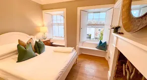 Neuk Hoose - Image 2