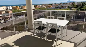 Beautiful apartment with pool near the beach - Image 2