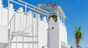 Absinthe Guest House - Image 5