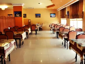 Gulf Crown Hotel Apartments - Image 2