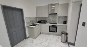 Guyrock Apartments - Image 5