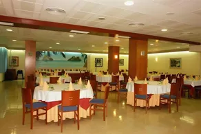 Hotel Flora Parc - Image 2