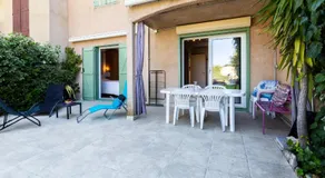 T3 Rez de Jardin,Piscine Privée - Image 3