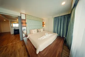 Pattaya Sea View Apartment - Image 5