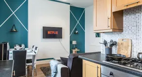 Plush VIP Residence - Long Stays - 22 Percent Off Monthly - Image 3