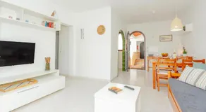 Appartement \"Los Delfines Biniforcat\" avec terrasse couverte privée et piscine partagée - Image 2