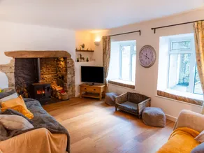 Cottage in Devon near Dog-Friendly Beaches - Image 2