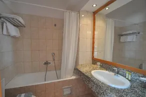 Alfa Beach Hotel - Image 1
