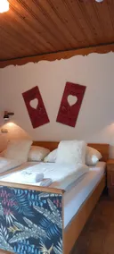 Hotel Wildrose - Image 1