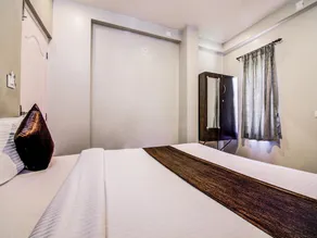OYO 18944 Venus Residency - Image 3