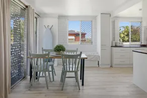 Coastal Escape with Courtyard and Parking - Image 3