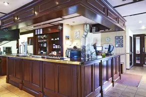 Campanile Hotel Washington - Image 5