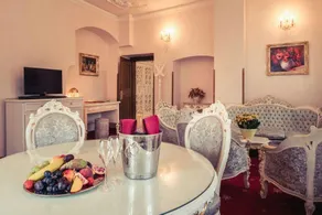 LH Hotel Gold - Image 5