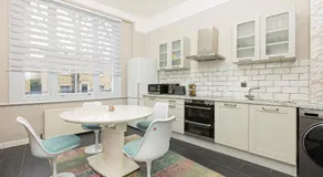 Vibrant 2 BR flat in Victorian house, Earl's Court - Image 5