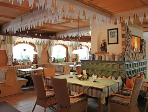 Hotel Sascha's Kachelofen - Image 3
