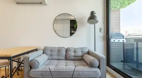 Collingwood Charm - Centrally Located with Balcony - Image 3