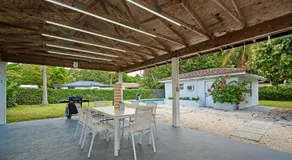 Sunny Miami Stay - Pool - BBQ - Centrally Located - Image 5