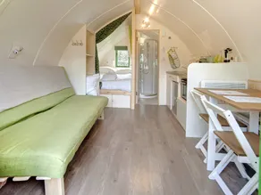 Cabin in Northumberland with Lake Views - Image 2