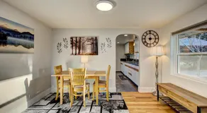 Little Blue Bungalow on Boise's Bench, Pet Friendly, Fully Fenced yard with doggie door! 2 miles from BSU, 5 minutes from Downtown Boise, Desk and workstation for remote workers, 2 TV's large walk-in closet, Good for mid-term stays - Image 4