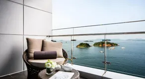 Hidden Bay Hotel - Image 5