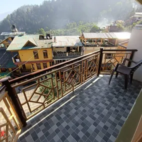 Hotel castle view - Image 3