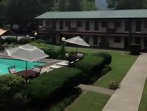 Ridge Top Motel - Bryson City - Image 2