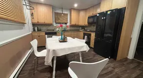 Entire detached 3-bedrooms cute home in Cornwall area - Image 3