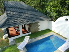 Mayas Beach House - Image 3