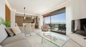Modern penthouse with two terraces, jacuzzi and sea, lake and mountain views, in Almazara Hills - Image 2