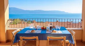 Gaino lake escape & pool - Image 2