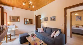 Family Holiday Apartment with garden & BBQ - Image 2