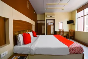 Hotel Samar Palace Near Sodala Vivek Vihar Metro Station - Image 2