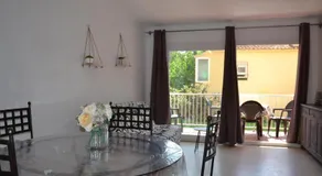 Apartamento Reformado con Estilo, Cerca de la Playa, para Familias, con Terraza y Parking - ES-323-50 - Image 3