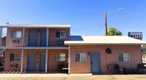 Travelers Motel - Image 4