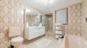 Private House - Image 2