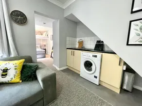 Brighton Hot Tub Apartments - Image 5
