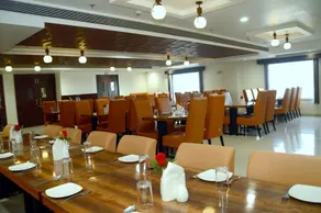 Hotel The Karan - Image 3
