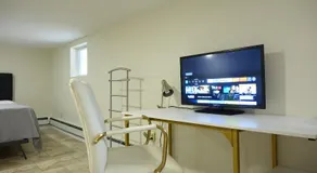 Best EWR Airport Studio-Hot Tub-Free Parking - Image 2