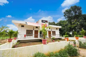 SPOT ON by OYO Royal Hotel - Image 3