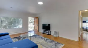 2 Bedroom Mid-Wilshire Charmer close to Downtown - Image 2