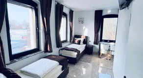 Hotel Royal - Image 2