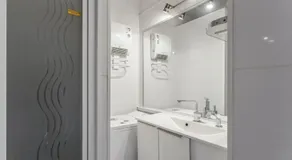 Appartement 2 pieces, renove, 2 piscines+tennis, mer, climatisation - Image 2