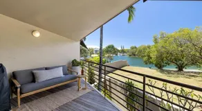 Riverfront Luxury, Poolside, Near Hastings - Image 5