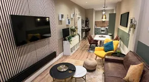 Modern 2 bedroom 2 bathroom Apartment newly renovated - Image 2